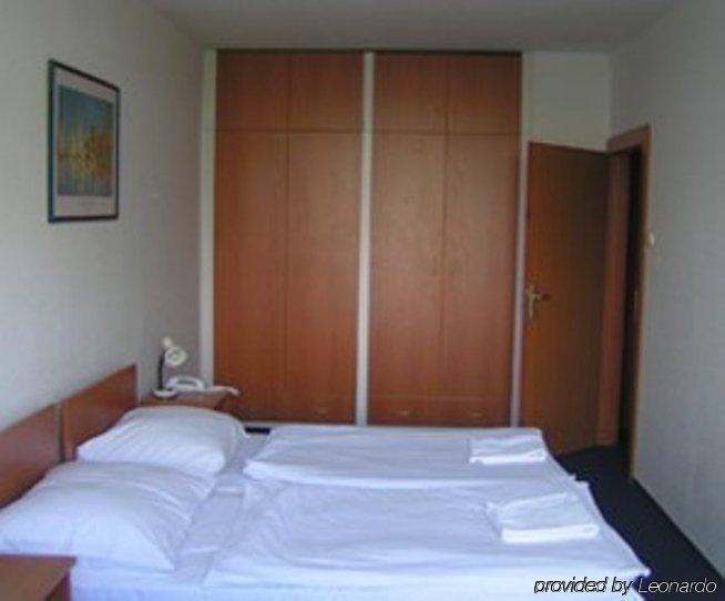 Romai Hotel Budapesta Cameră foto